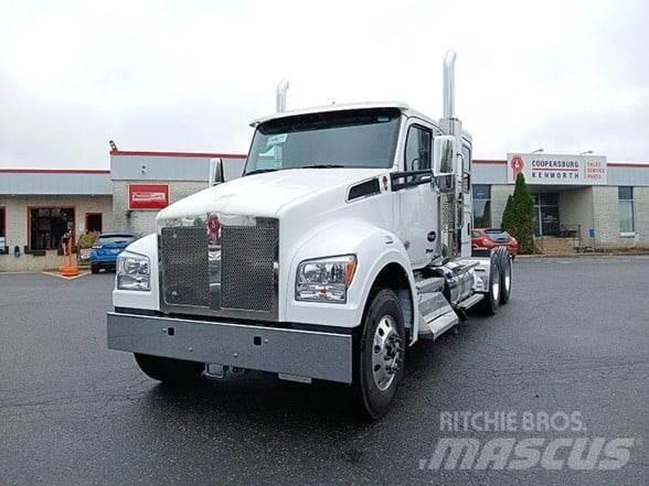 Kenworth T880 Truck Tractor Units