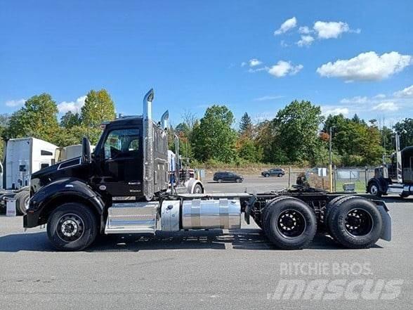 Kenworth T880 Truck Tractor Units