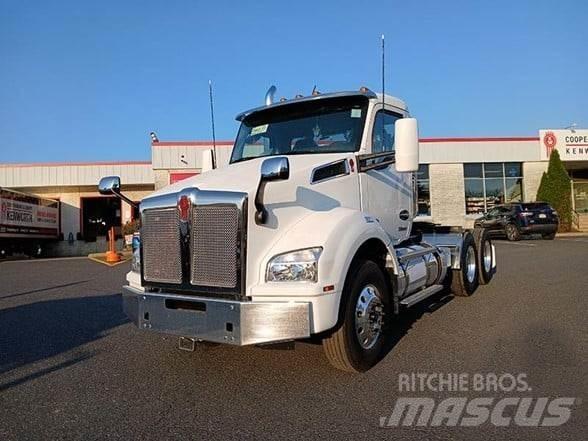 Kenworth T880 Truck Tractor Units