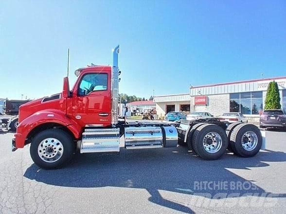 Kenworth T880 Truck Tractor Units
