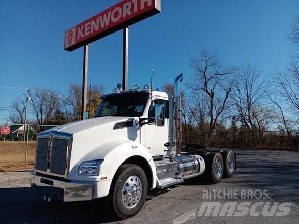 Kenworth T880 Truck Tractor Units