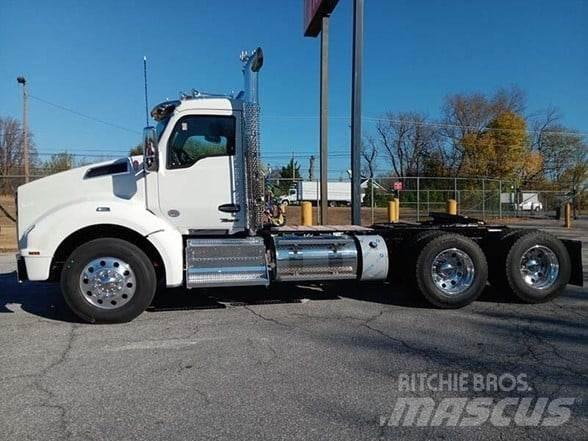 Kenworth T880 Truck Tractor Units