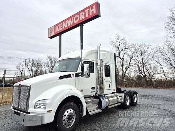 Kenworth T880 Truck Tractor Units