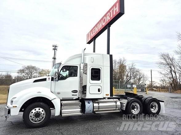 Kenworth T880 Truck Tractor Units