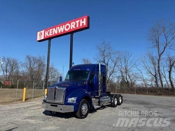 Kenworth T880 Truck Tractor Units