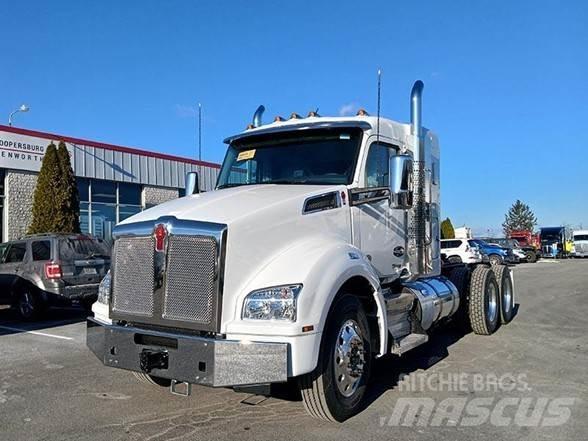Kenworth T880 Truck Tractor Units
