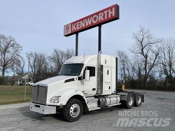 Kenworth T880 Truck Tractor Units