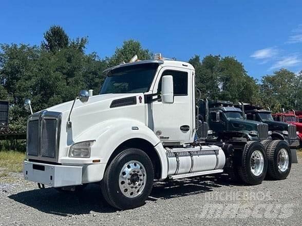 Kenworth T880 Truck Tractor Units