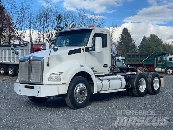 Kenworth T880 Truck Tractor Units