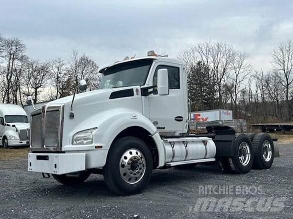 Kenworth T880 Truck Tractor Units