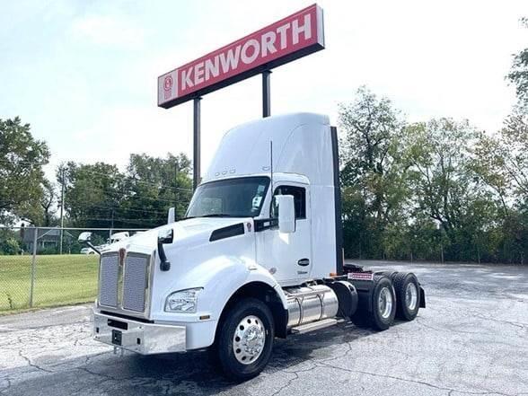 Kenworth T880 Truck Tractor Units