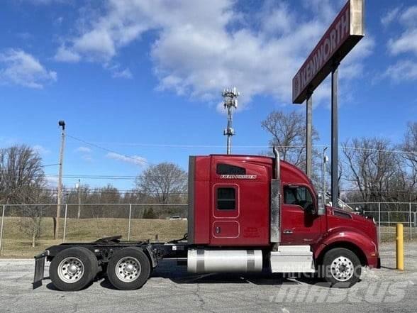 Kenworth T880 Truck Tractor Units