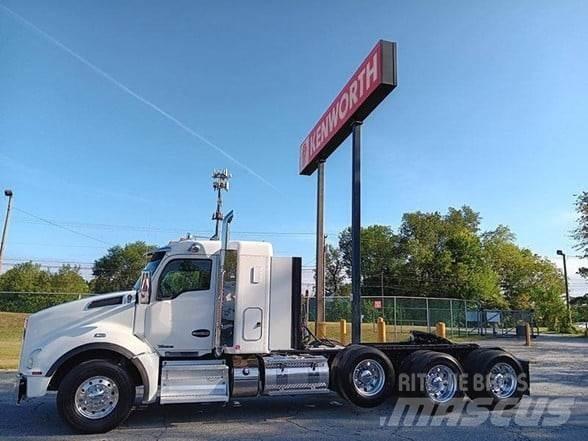 Kenworth T880 Truck Tractor Units