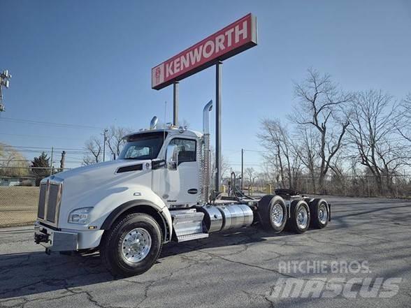 Kenworth T880 Truck Tractor Units