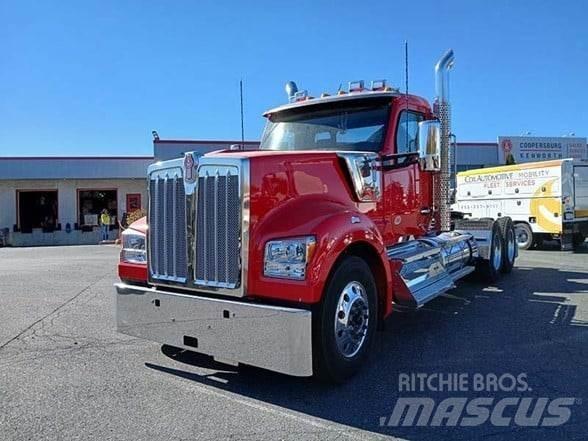 Kenworth W990 Truck Tractor Units