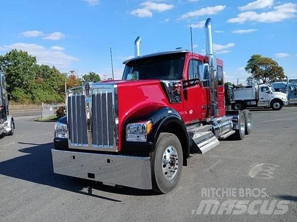 Kenworth W990 Truck Tractor Units