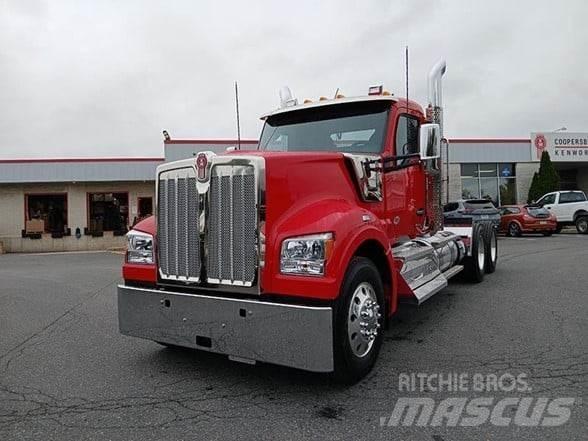 Kenworth W990 Truck Tractor Units
