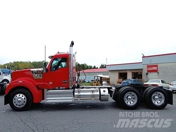 Kenworth W990 Truck Tractor Units