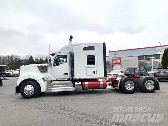 Kenworth W990 Truck Tractor Units