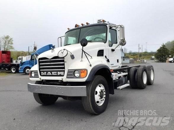 Mack GRANITE CV713 Chassis Cab trucks