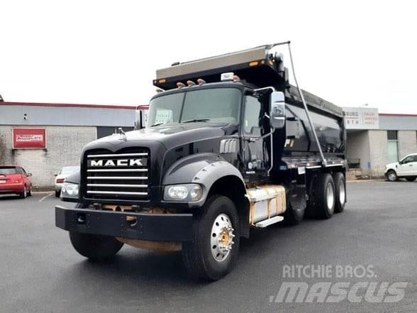 Mack GRANITE GU713 Tipper trucks