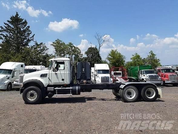 Mack GRANITE GU713 Truck Tractor Units
