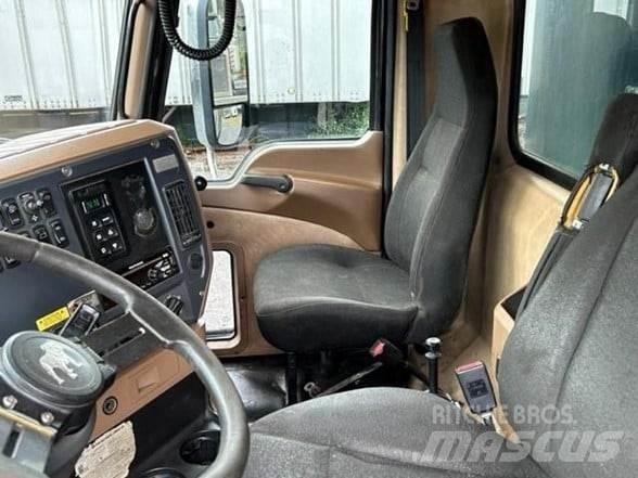 Mack GRANITE GU713 Tipper trucks