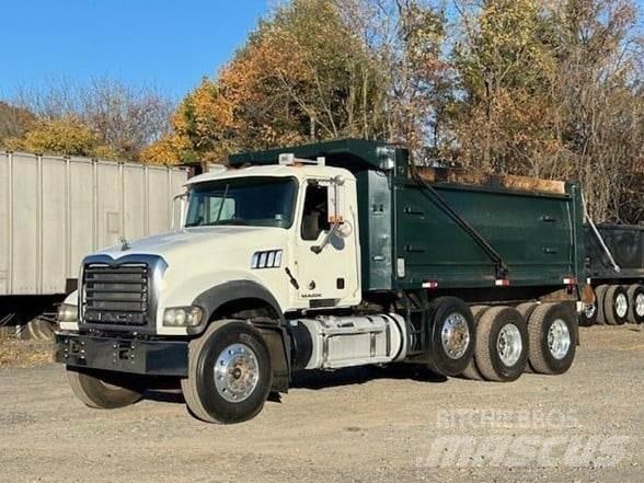 Mack GRANITE GU713 Tipper trucks