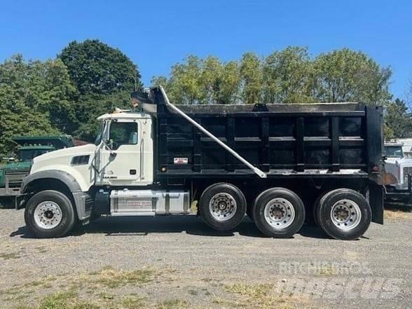 Mack GRANITE GU713 Tipper trucks
