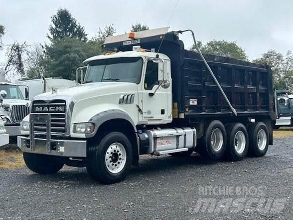 Mack GRANITE GU713 Tipper trucks