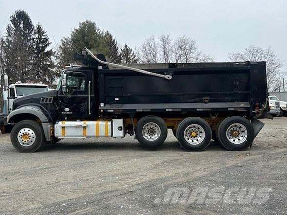 Mack GRANITE GU713 Tipper trucks