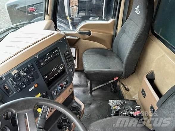 Mack GRANITE GU713 Tipper trucks