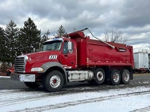 Mack GRANITE GU813 Tipper trucks