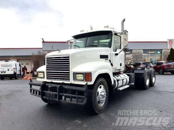 Mack PINNACLE CHU613 Truck Tractor Units