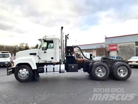 Mack PINNACLE CHU613 Truck Tractor Units