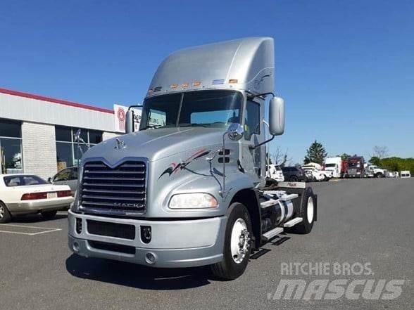 Mack PINNACLE CXU612 Truck Tractor Units