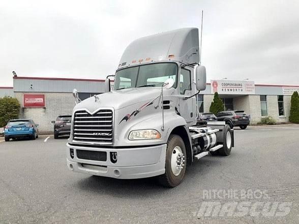Mack PINNACLE CXU612 Truck Tractor Units