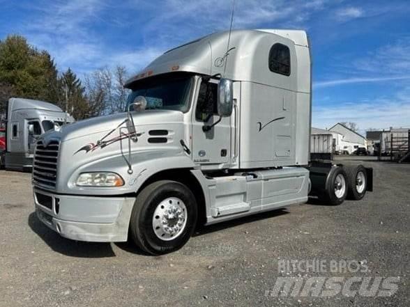 Mack PINNACLE CXU613 Truck Tractor Units