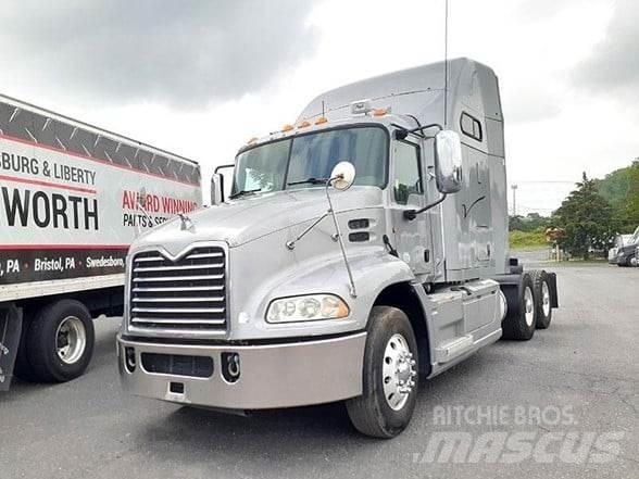 Mack PINNACLE CXU613 Truck Tractor Units