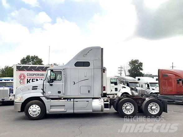 Mack PINNACLE CXU613 Truck Tractor Units