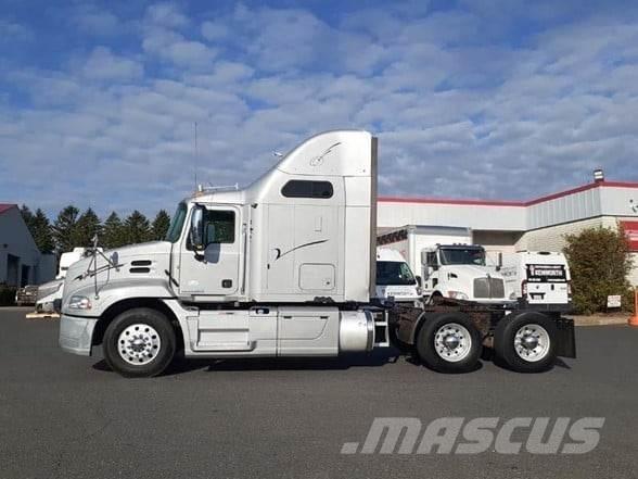 Mack PINNACLE CXU613 Truck Tractor Units