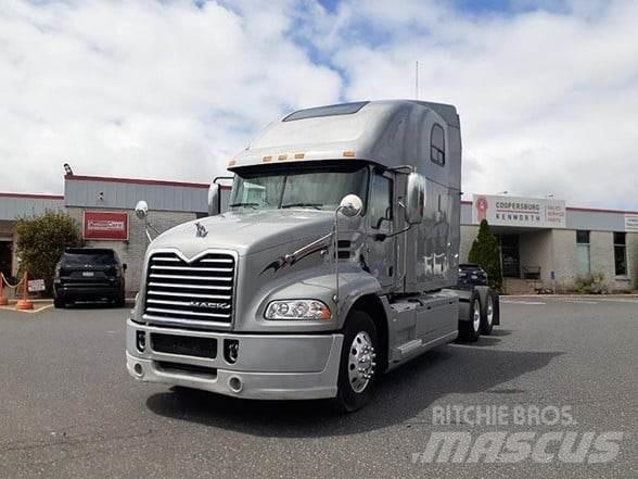 Mack PINNACLE CXU613 Truck Tractor Units