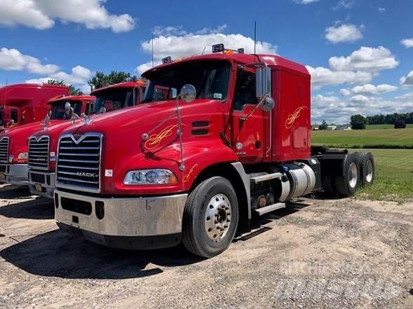 Mack PINNACLE CXU613 Truck Tractor Units