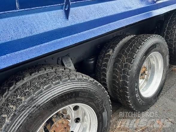 Peterbilt 567 Tipper trucks