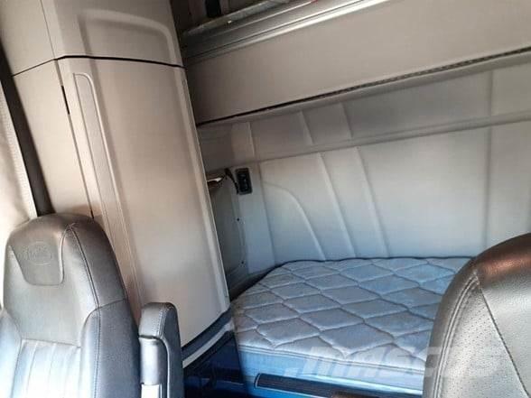 Peterbilt 579 Truck Tractor Units