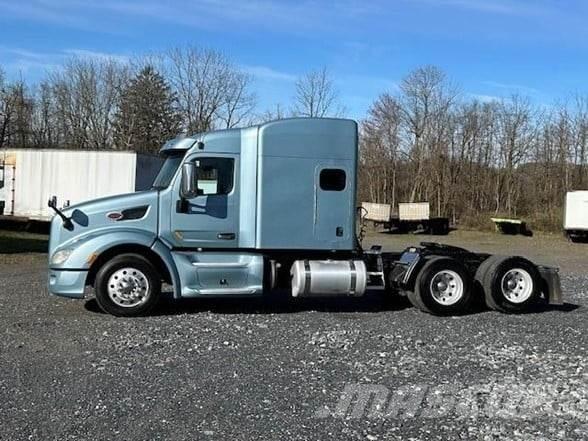 Peterbilt 579 Truck Tractor Units
