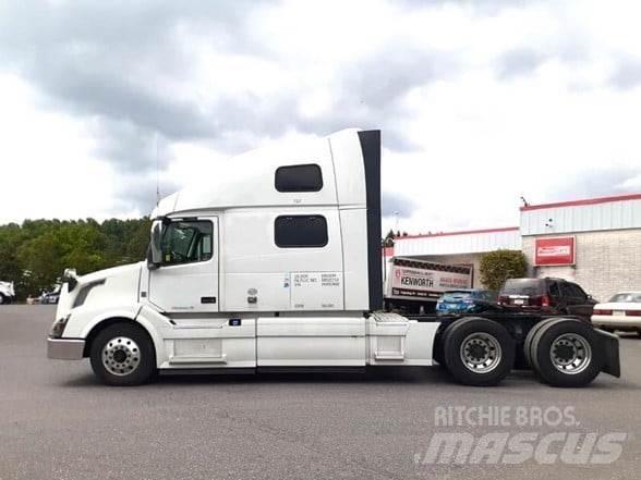 Volvo VNL64T780 Truck Tractor Units