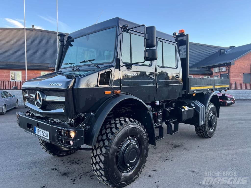 Mercedes-Benz Unimog Flatbed/Dropside trucks