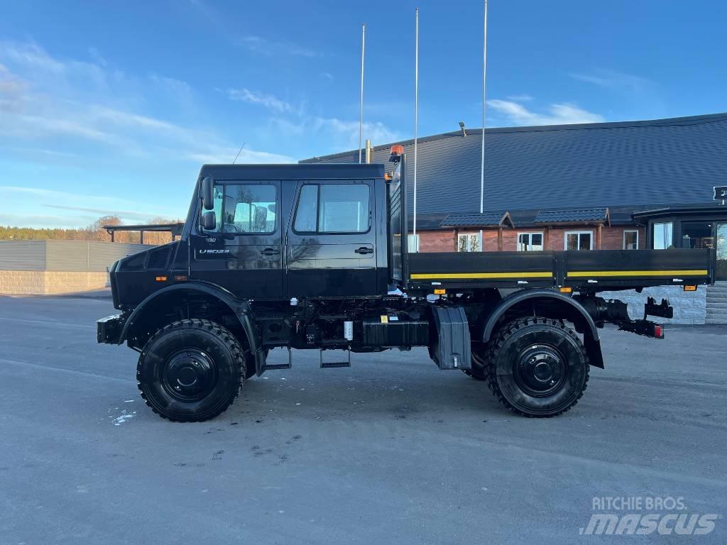 Mercedes-Benz Unimog Flatbed/Dropside trucks
