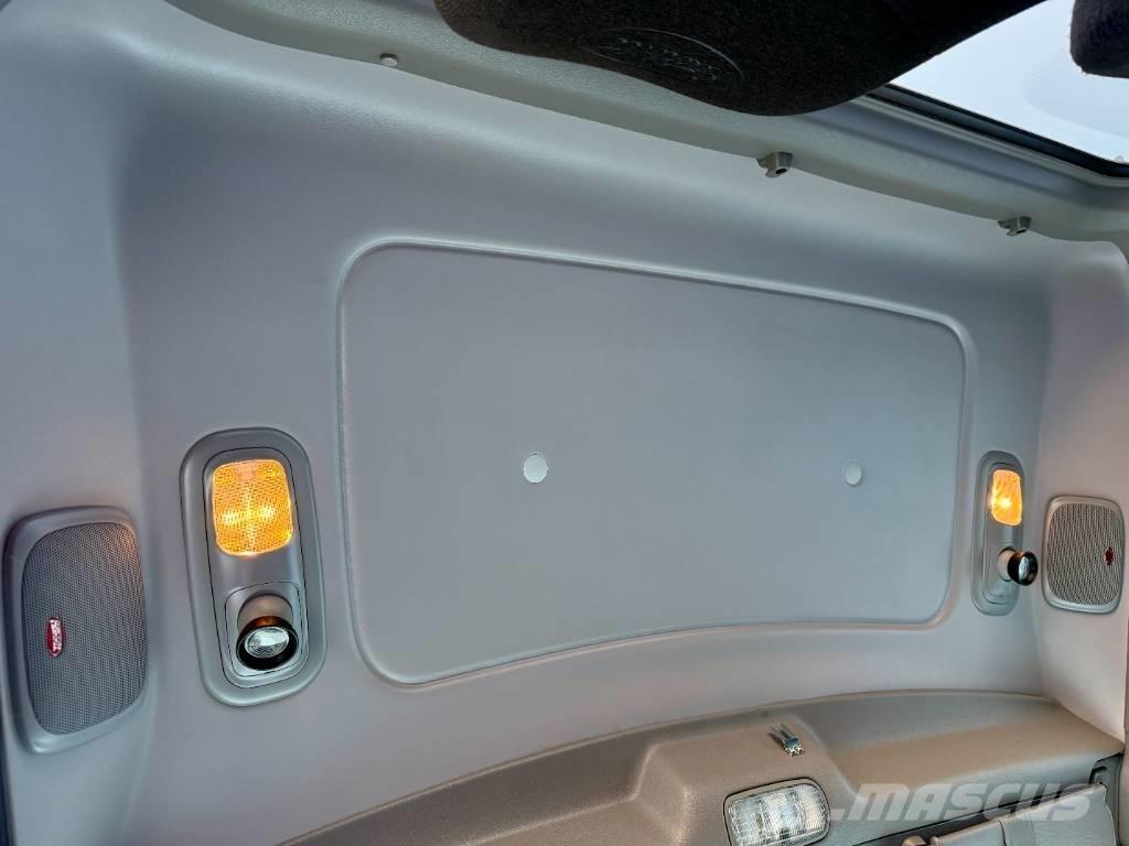 Peterbilt 389 Truck Tractor Units